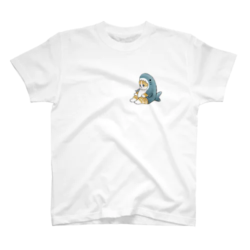 サメにゃんワンポイント Regular Fit T-Shirt