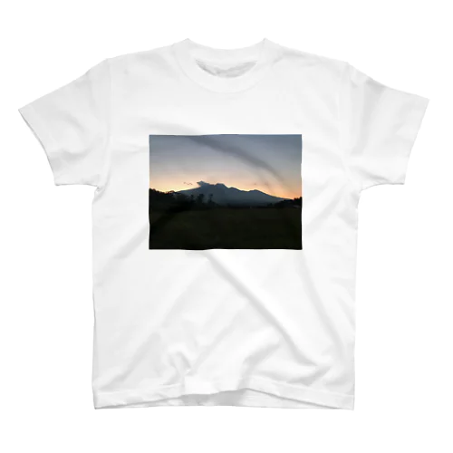 山 Regular Fit T-Shirt