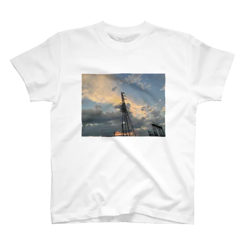 (セール中)Sunset over the tower Regular Fit T-Shirt