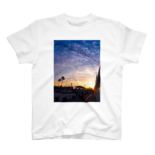 夕焼け空にうろこ雲 Regular Fit T-Shirt