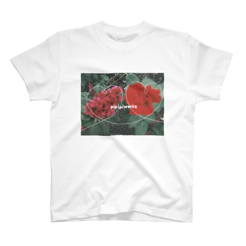 赤い仲良しお花のTシャツ Regular Fit T-Shirt