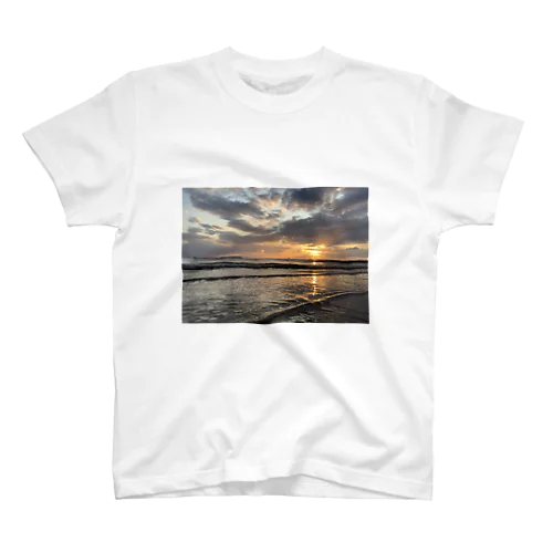 夕焼けの水平線 Regular Fit T-Shirt