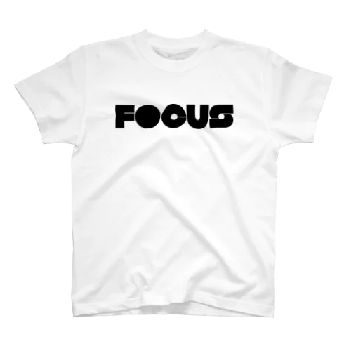FOCUS シンプルロゴ Regular Fit T-Shirt