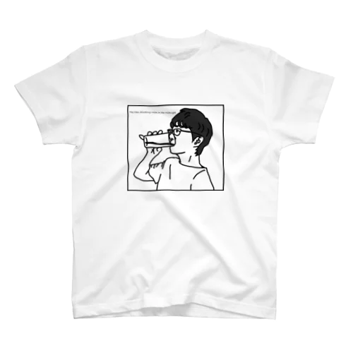 Man drinking milk in the midnight  スタンダードTシャツ