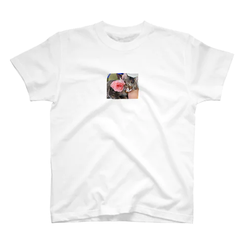Rose cat  Regular Fit T-Shirt