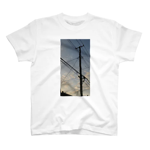 電柱 街の空 Regular Fit T-Shirt