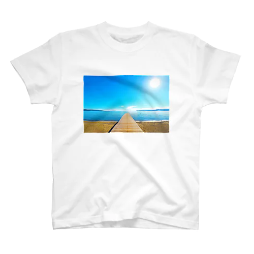 佐渡島・佐和田海岸の桟橋 Regular Fit T-Shirt