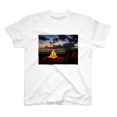 Warm fire and calm sea Regular Fit T-Shirt