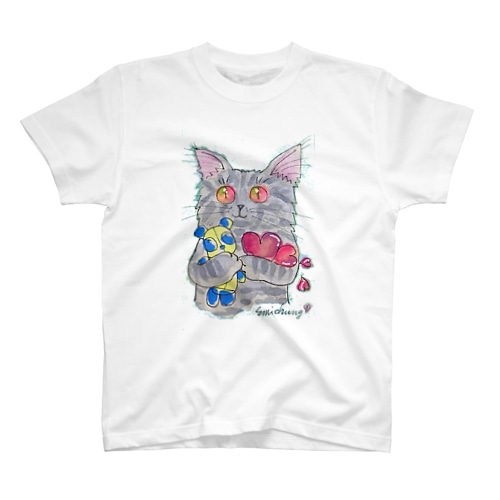 ぬいぐるみを抱っこする猫⭐︎ Regular Fit T-Shirt