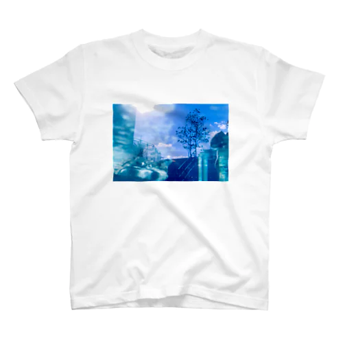 水槽に映る景色 Regular Fit T-Shirt