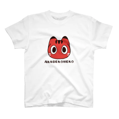 赤べこ猫 Regular Fit T-Shirt