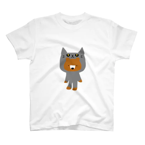 猫のふりをするクマ Regular Fit T-Shirt