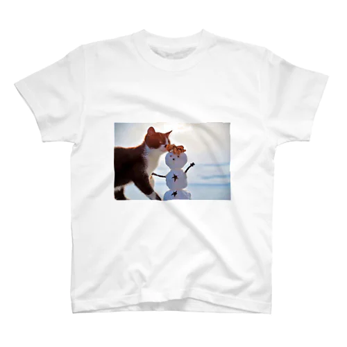 猫と雪だるま Regular Fit T-Shirt