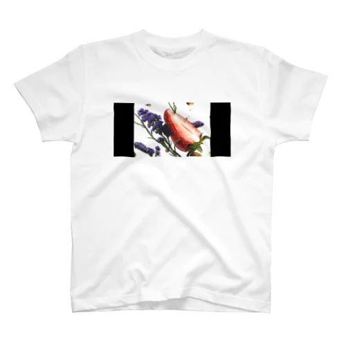 苺とラベンダー Regular Fit T-Shirt