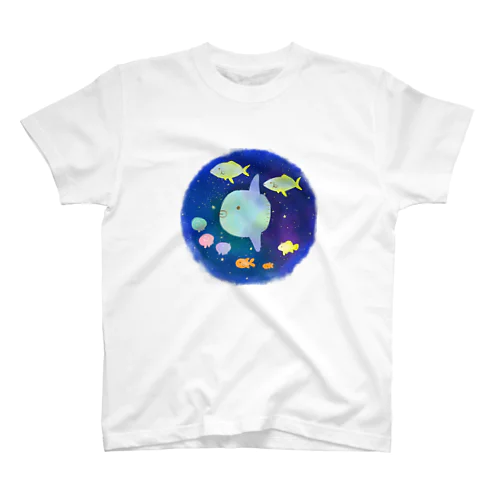 宇宙を泳ぐ スタンダードTシャツ