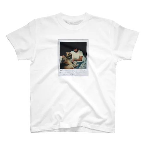 Man w/ Dog Sitting on Chair at Table スタンダードTシャツ