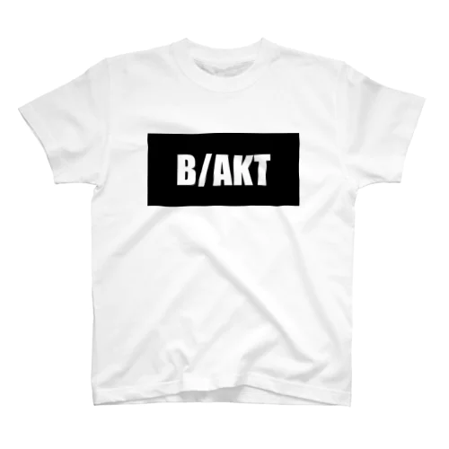 B/AKT　白文字黒背景ロゴ Regular Fit T-Shirt