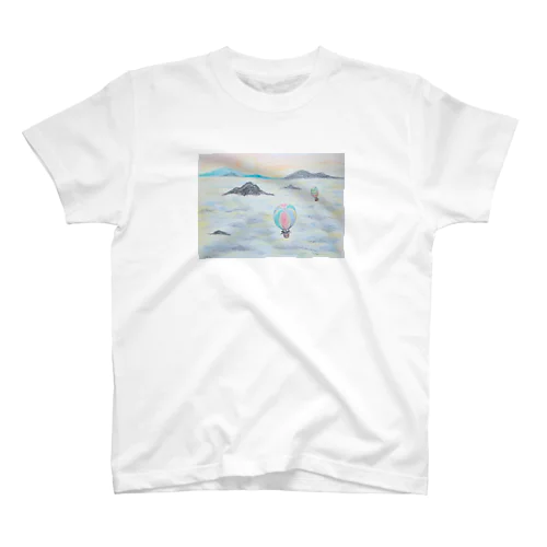 ふわふわの雲海「ミーコの世界探索」 スタンダードTシャツ