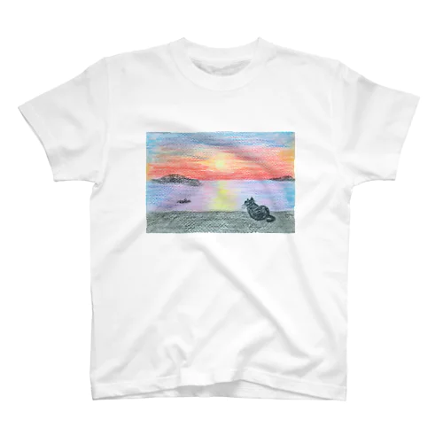 夕暮れ時「ミーコの世界探索」 スタンダードTシャツ