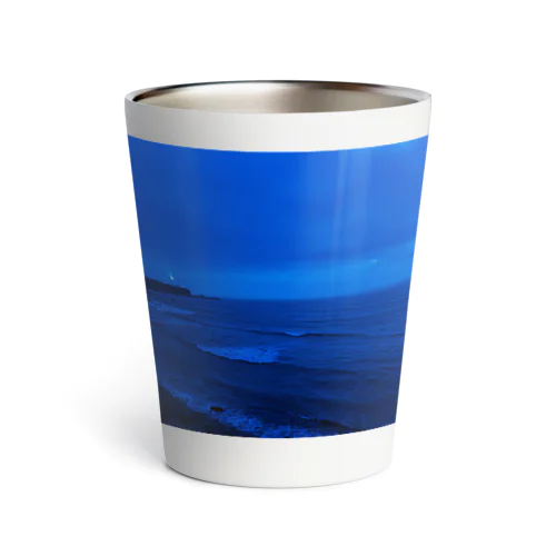 夜明け前の海と灯台 Thermo Tumbler