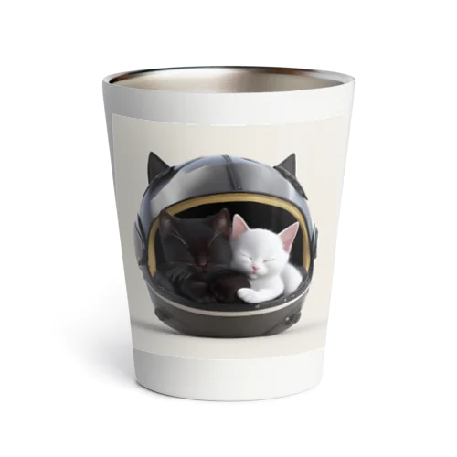 猫型ヘルメットで眠る黒猫と白猫 Thermo Tumbler