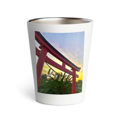 夕陽に映える紅色の鳥居 Thermo Tumbler