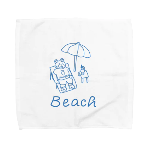 ビーチで休むクマ Towel Handkerchief