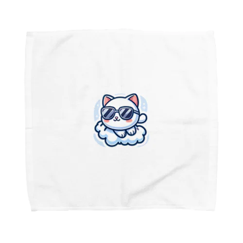 ふわふわの雲の上に座るねこちゃん Towel Handkerchief