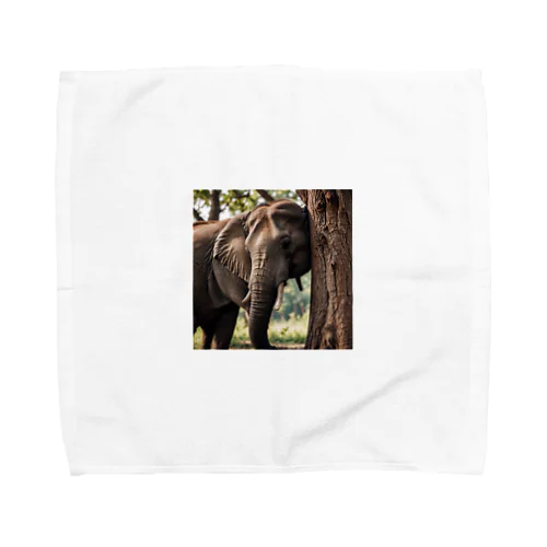 気をかじっている象 Towel Handkerchief