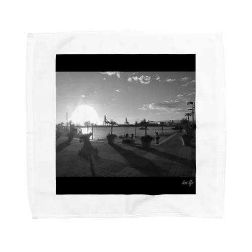 モノクロサンセット Towel Handkerchief
