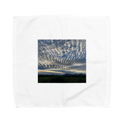 雲に占領された青空 Towel Handkerchief