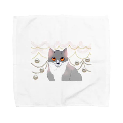 愛らしい子猫の上目遣い Towel Handkerchief
