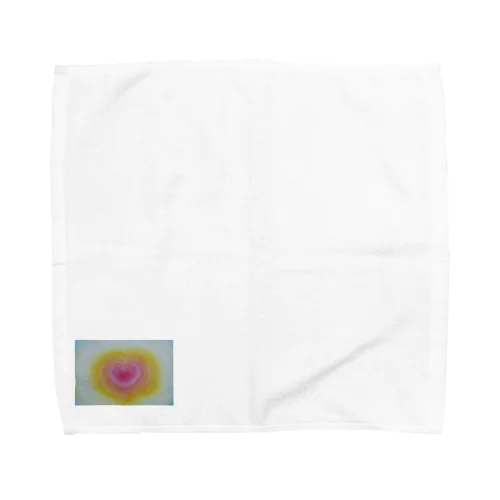 拡大するハート Towel Handkerchief