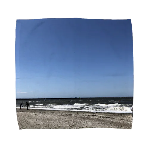 ビーチクリーンしてる海岸 Towel Handkerchief