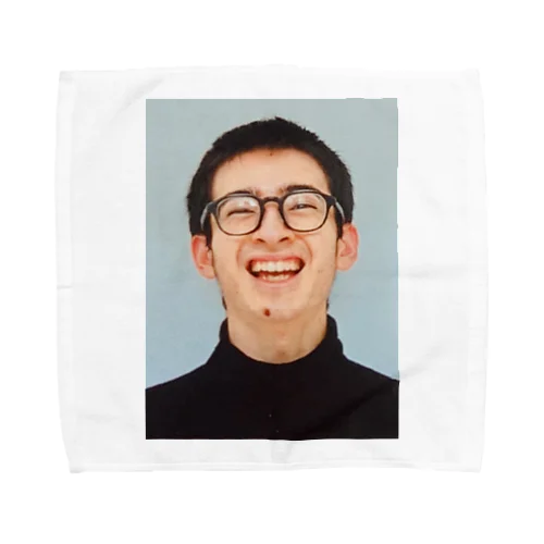 証明写真機で笑う男 Towel Handkerchief
