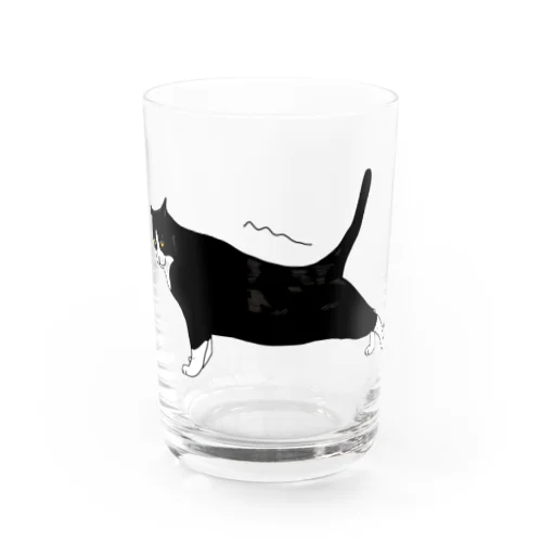 伸びをするハチワレちゃん Water Glass