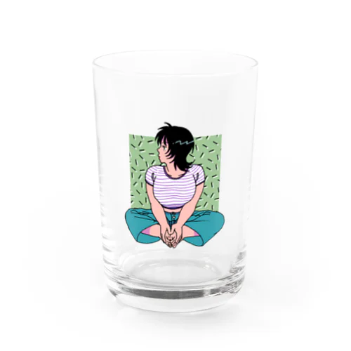 レトロでプラスサイズな女の子その1 Water Glass