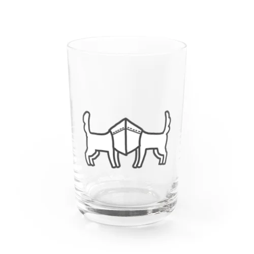 エリザベスカラーをつけた2匹の向かい合う犬(白い犬) Water Glass