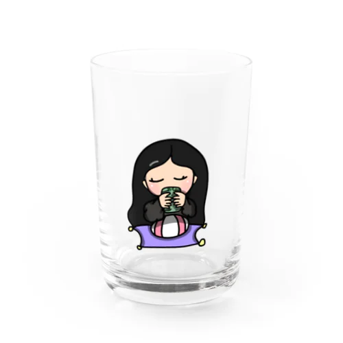 Himeka drinking tea グラス