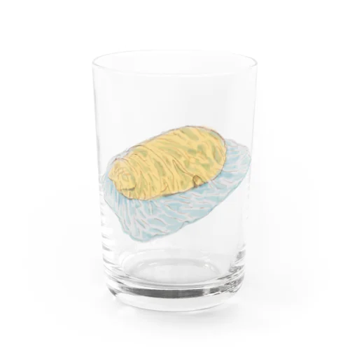 ビニールの下でごめん寝する茶トラ猫 Water Glass