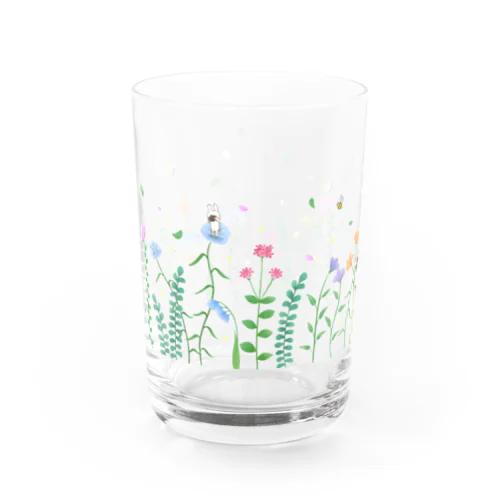 花畑で春風と遊ぶ仲良しトリオ Water Glass