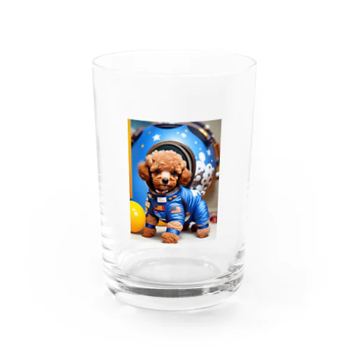 宙飛行士のような姿で登場!! Water Glass