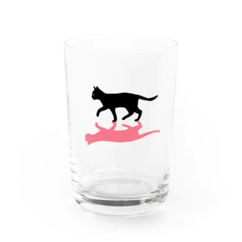 黒猫と影　ピンク Water Glass