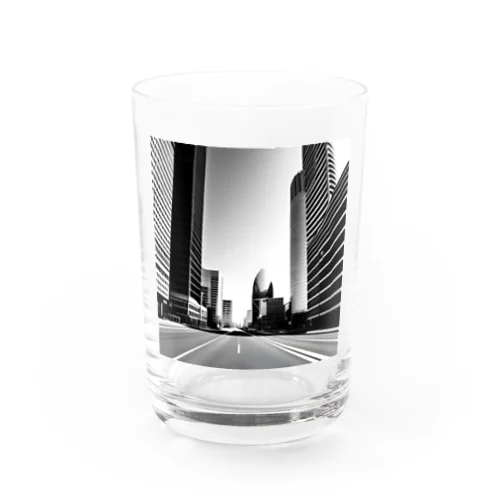 都市の鼓動：白黒で描くアーバンスケープ Water Glass