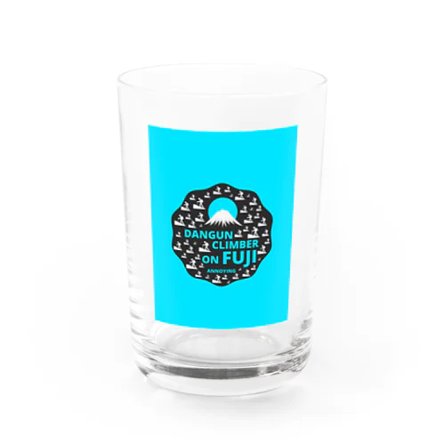 富士山山頂を目指す多くの弾丸登山者 Water Glass