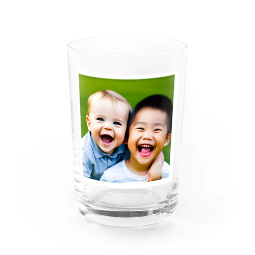 かわいい笑顔の子供達 Water Glass