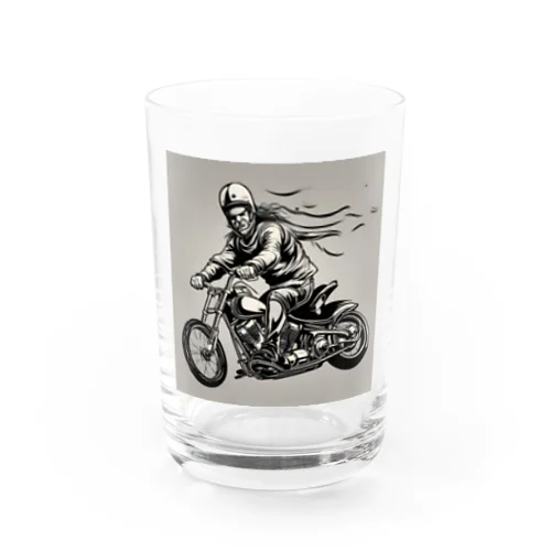 バイクチョッパー走ってる姿渋い Water Glass