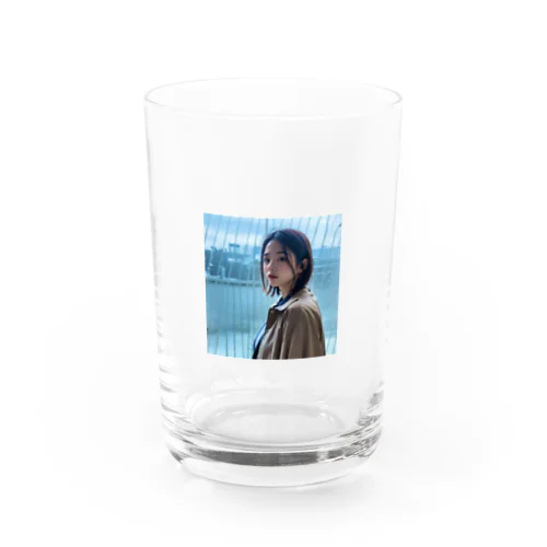雨の中の架空の美女 Water Glass