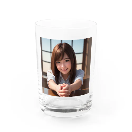 可愛い握手を求める女の子 Water Glass