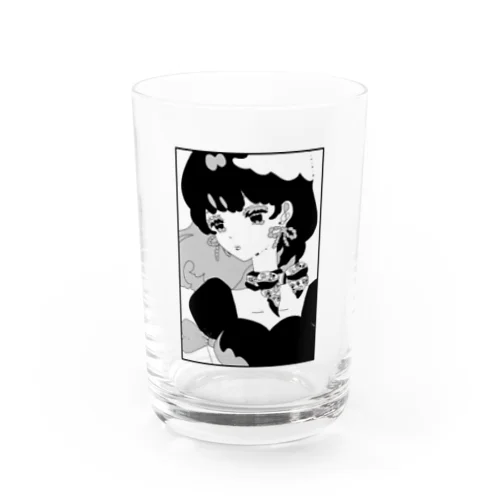 彼女。 Water Glass